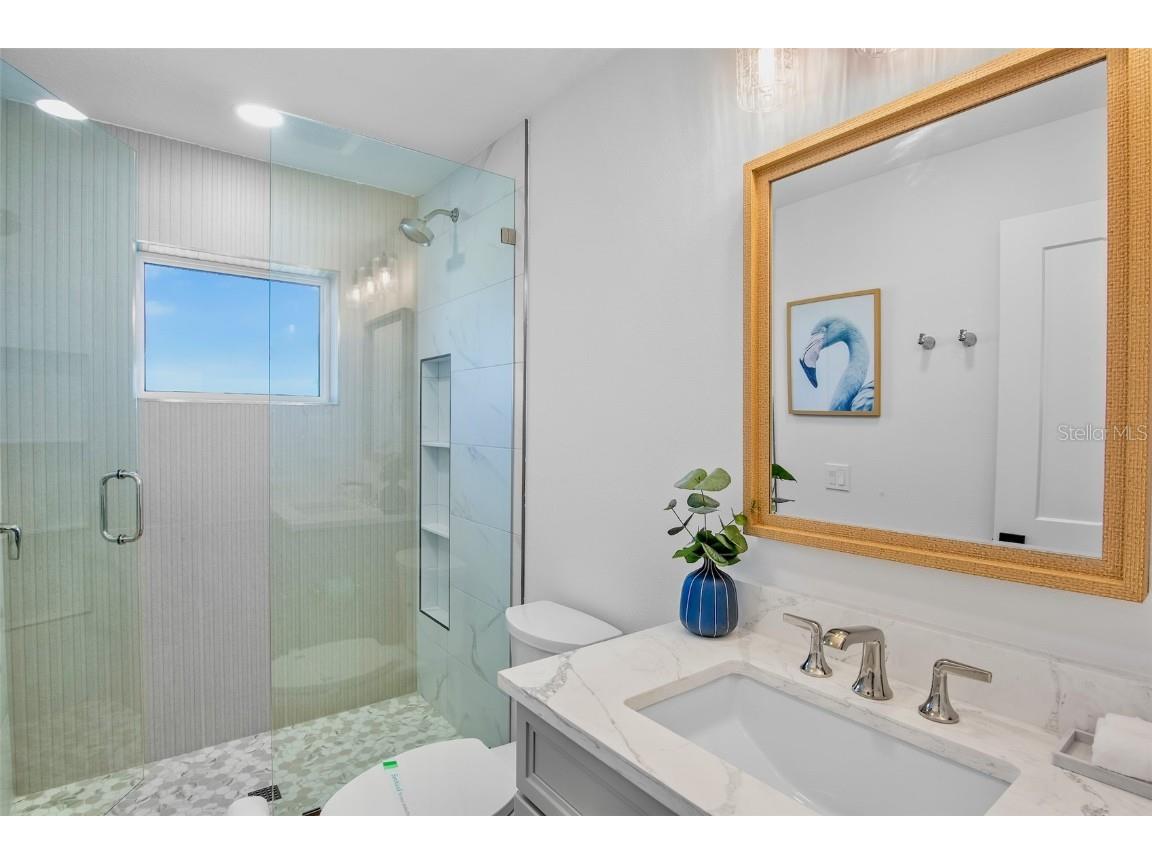 135 Avenida Veneccia Sarasota FL 34242 A4670533 image52