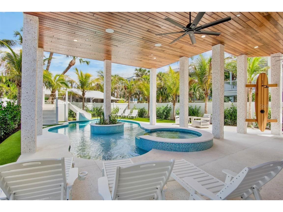 135 Avenida Veneccia Sarasota FL 34242 A4670533 image58