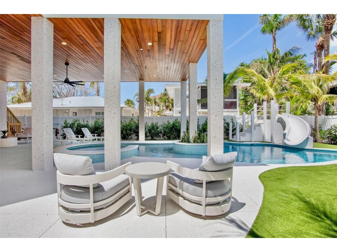 135 Avenida Veneccia Sarasota FL 34242 A4670533 image59