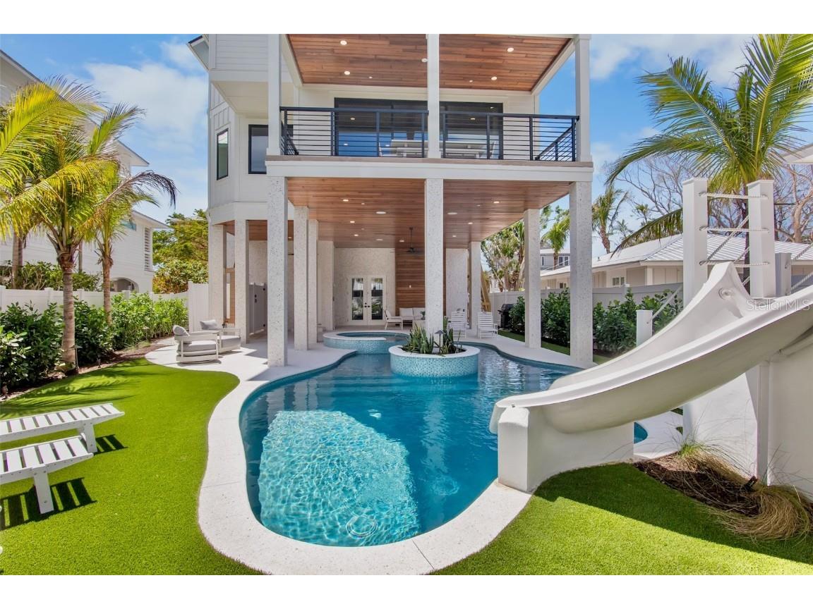 135 Avenida Veneccia Sarasota FL 34242 A4670533 image61