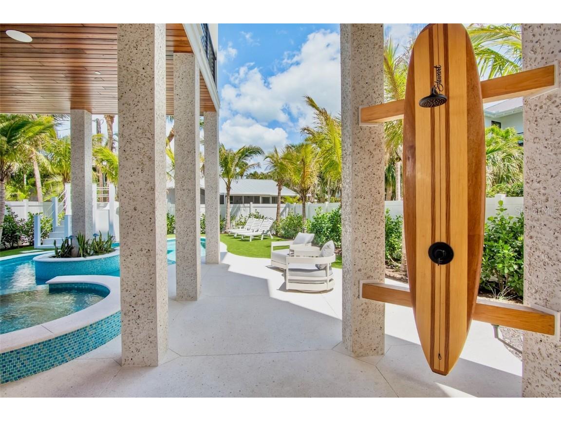 135 Avenida Veneccia Sarasota FL 34242 A4670533 image63