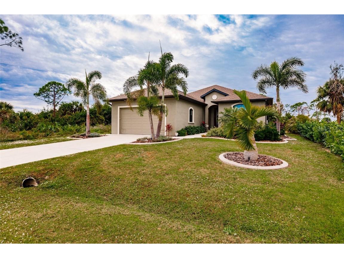 135 Cabana Way Rotonda West FL 33947 D6134130 image1