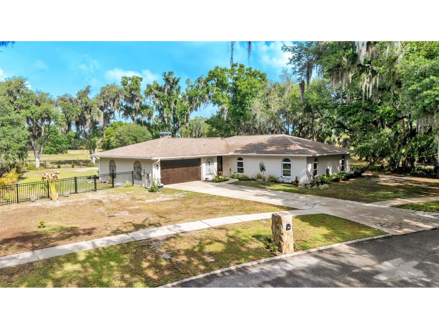 135 Country Club Lane Mulberry FL 33860 L4960923 image1
