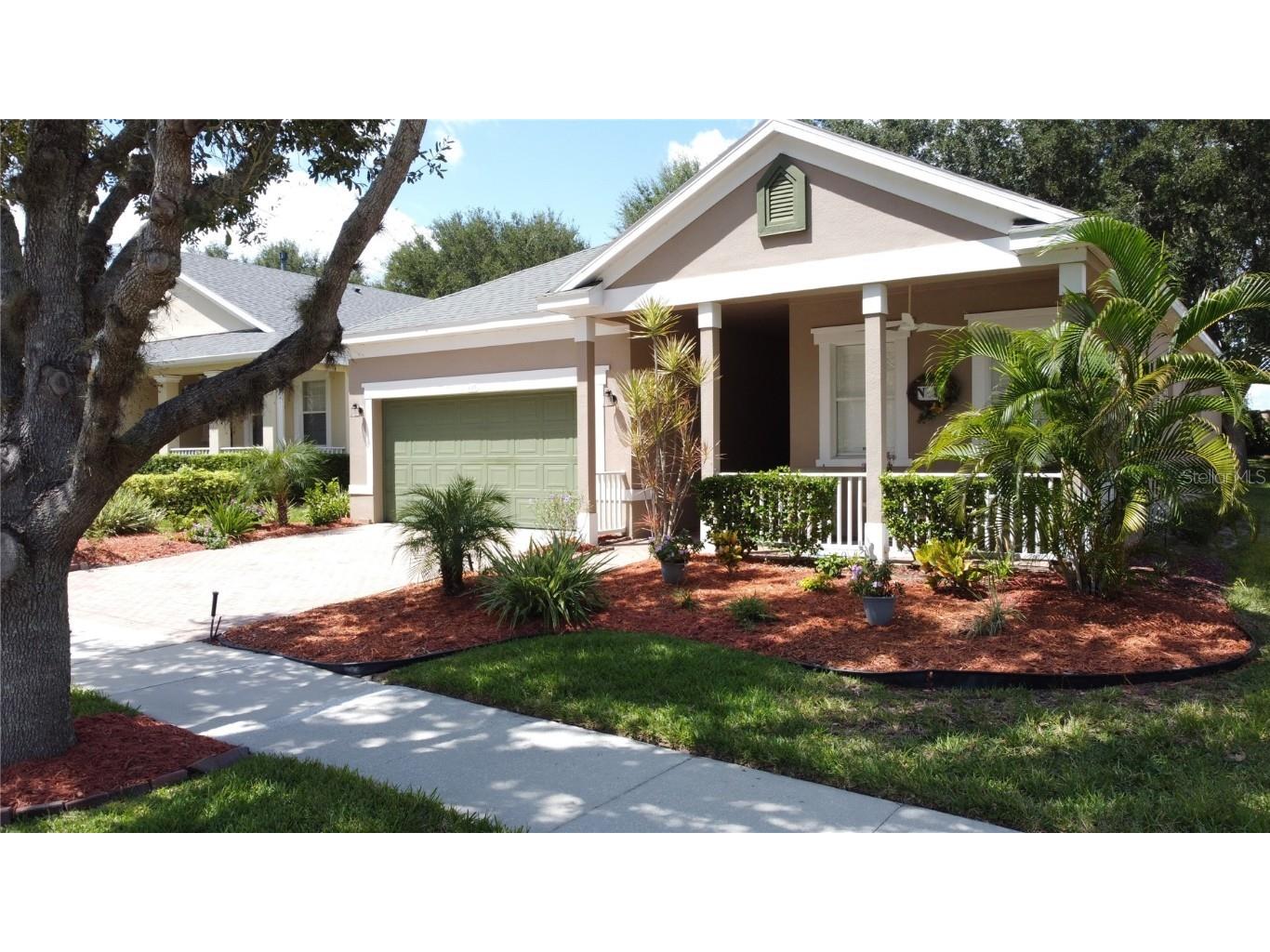 135 Crepe Myrtle Drive Groveland FL 34736 - SCHOOL HOUSE LAKE G5095104 image1