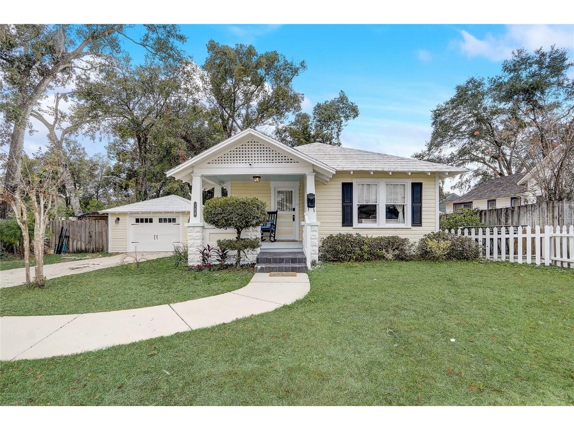 135 E 9th Avenue Mount Dora FL 32757 O6272442 image1