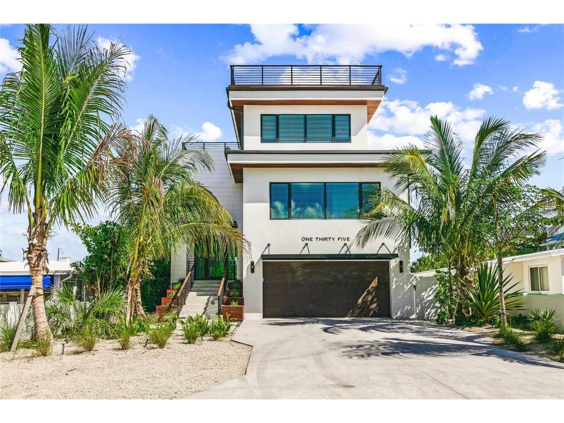 135 Grant Drive Sarasota FL 34236 A4649296 image1