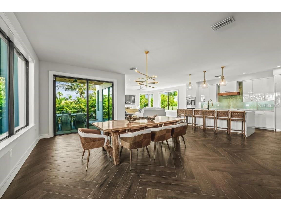 135 Grant Drive Sarasota FL 34236 A4649296 image11