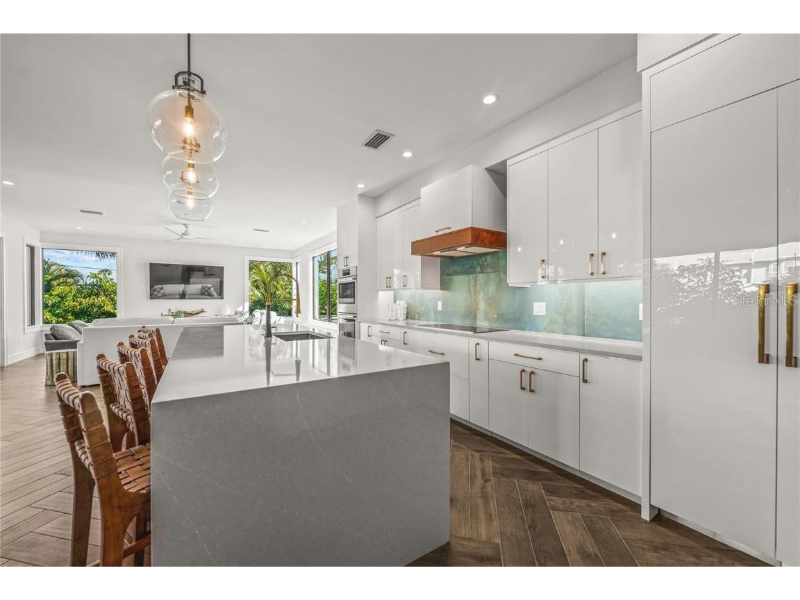 135 Grant Drive Sarasota FL 34236 A4649296 image16