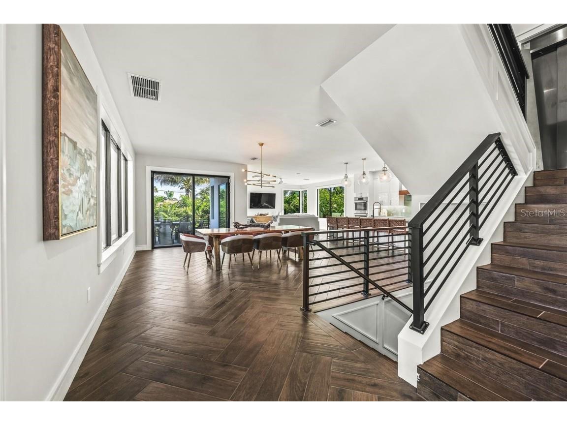 135 Grant Drive Sarasota FL 34236 A4649296 image18