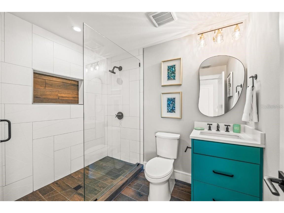 135 Grant Drive Sarasota FL 34236 A4649296 image24