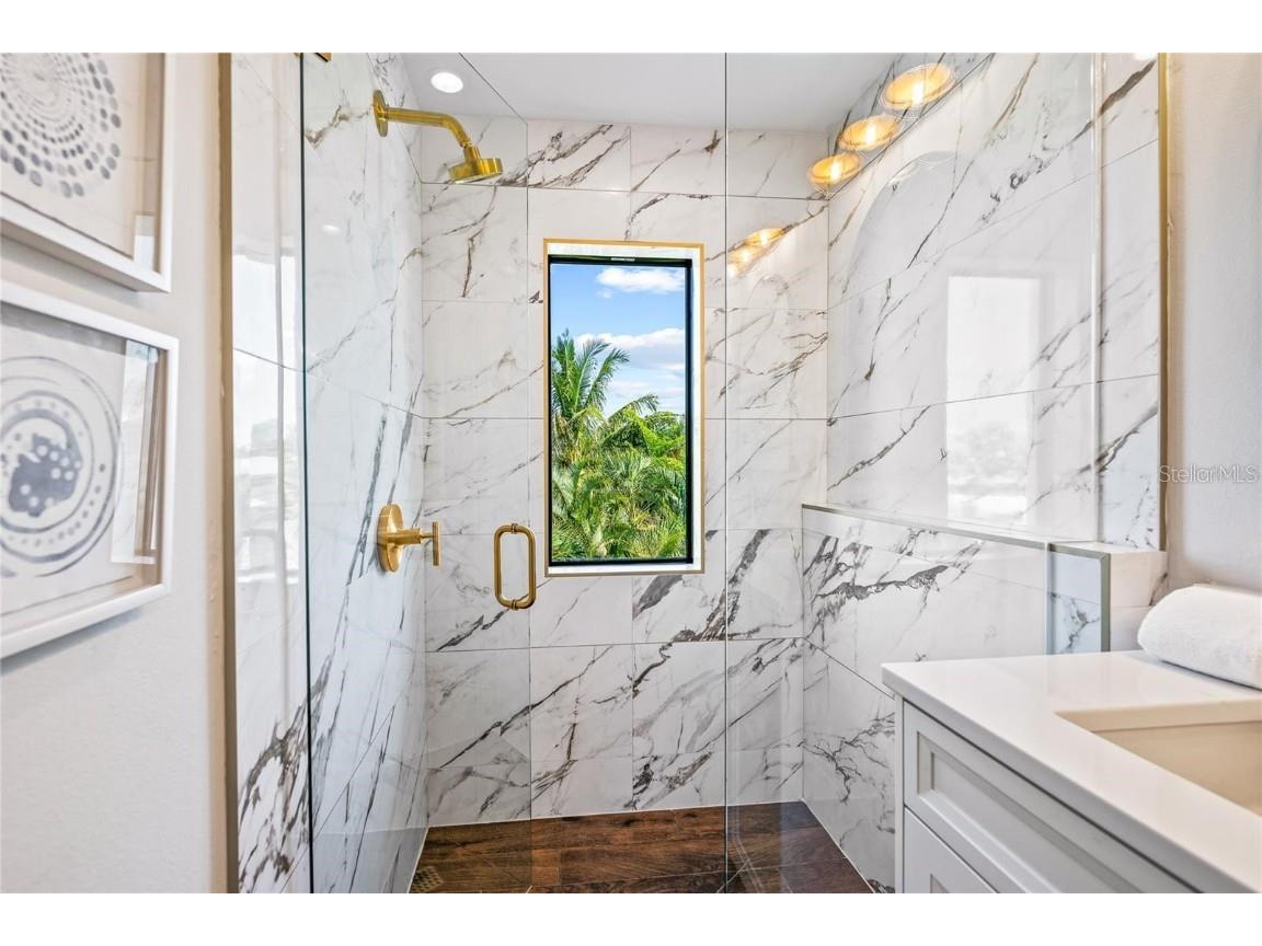 135 Grant Drive Sarasota FL 34236 A4649296 image29