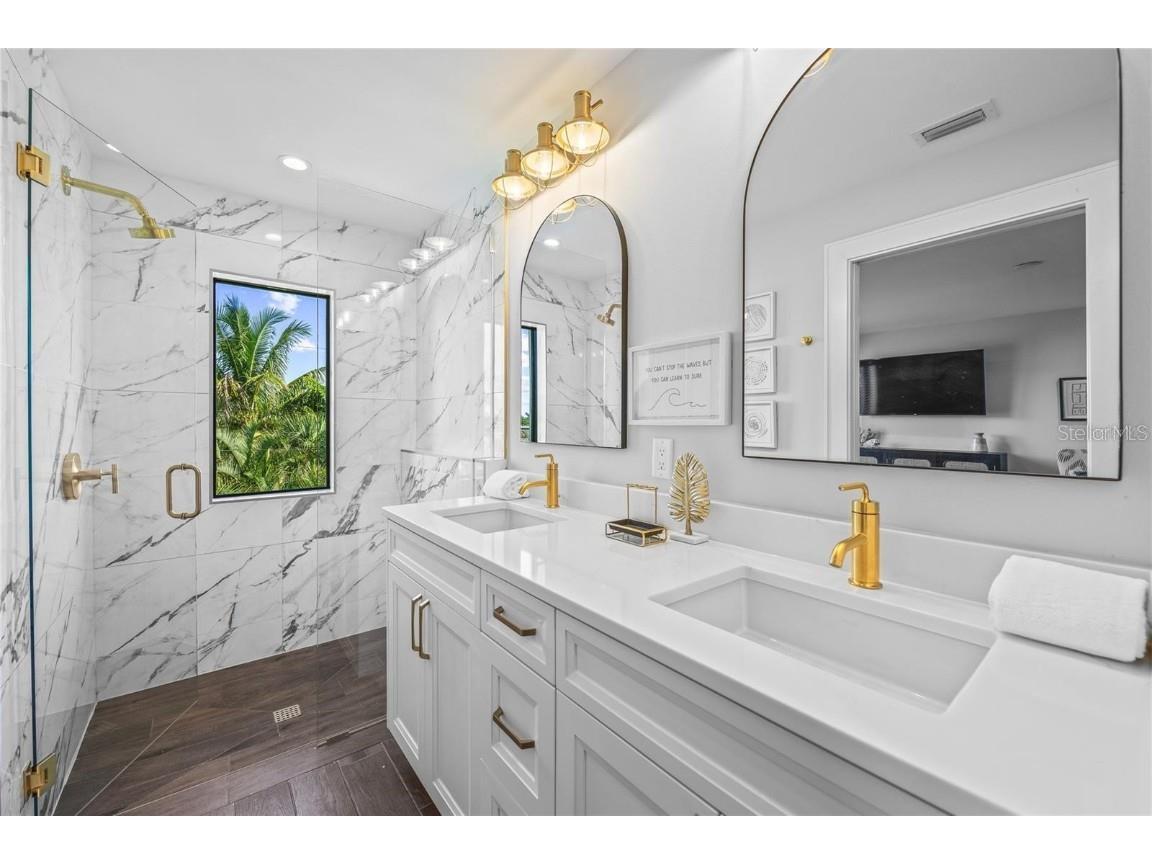 135 Grant Drive Sarasota FL 34236 A4649296 image30