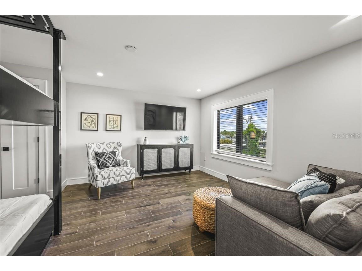 135 Grant Drive Sarasota FL 34236 A4649296 image31