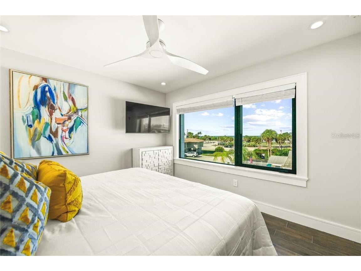 135 Grant Drive Sarasota FL 34236 A4649296 image42