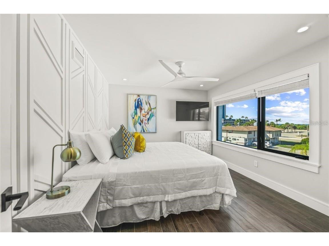 135 Grant Drive Sarasota FL 34236 A4649296 image43