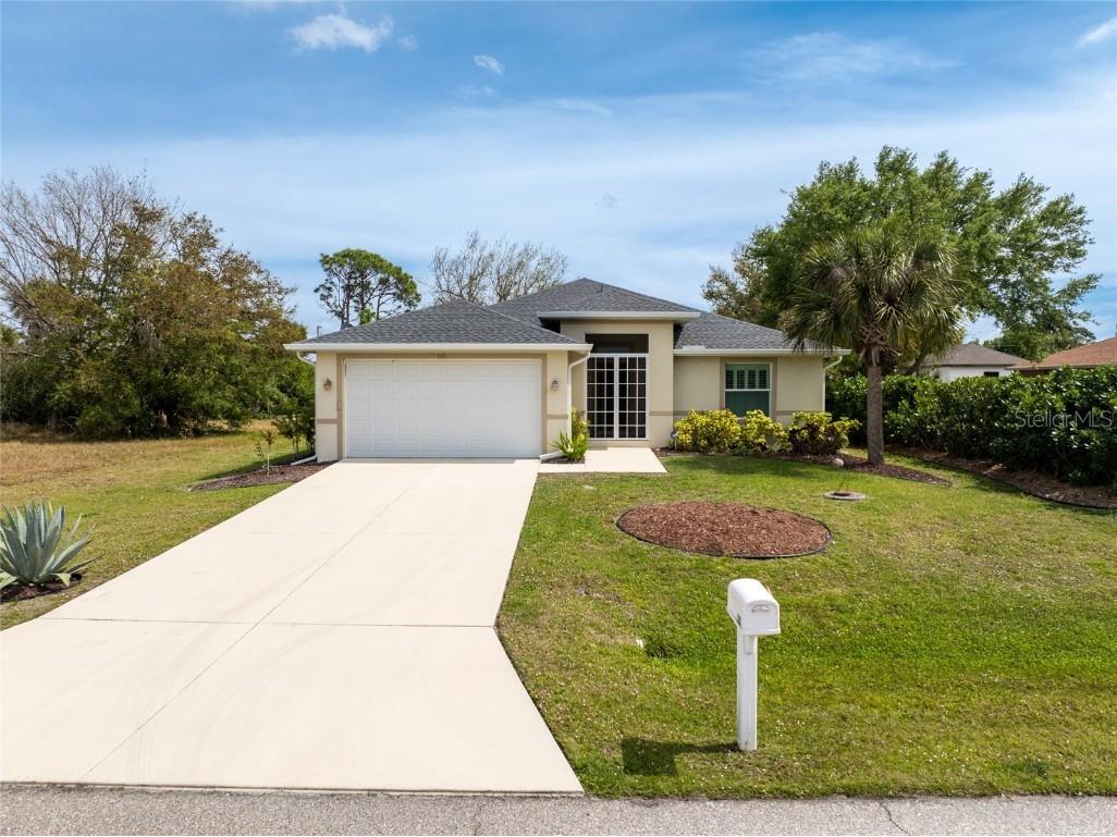 135 Haddock Drive Rotonda West FL 33947 D6135355 image1