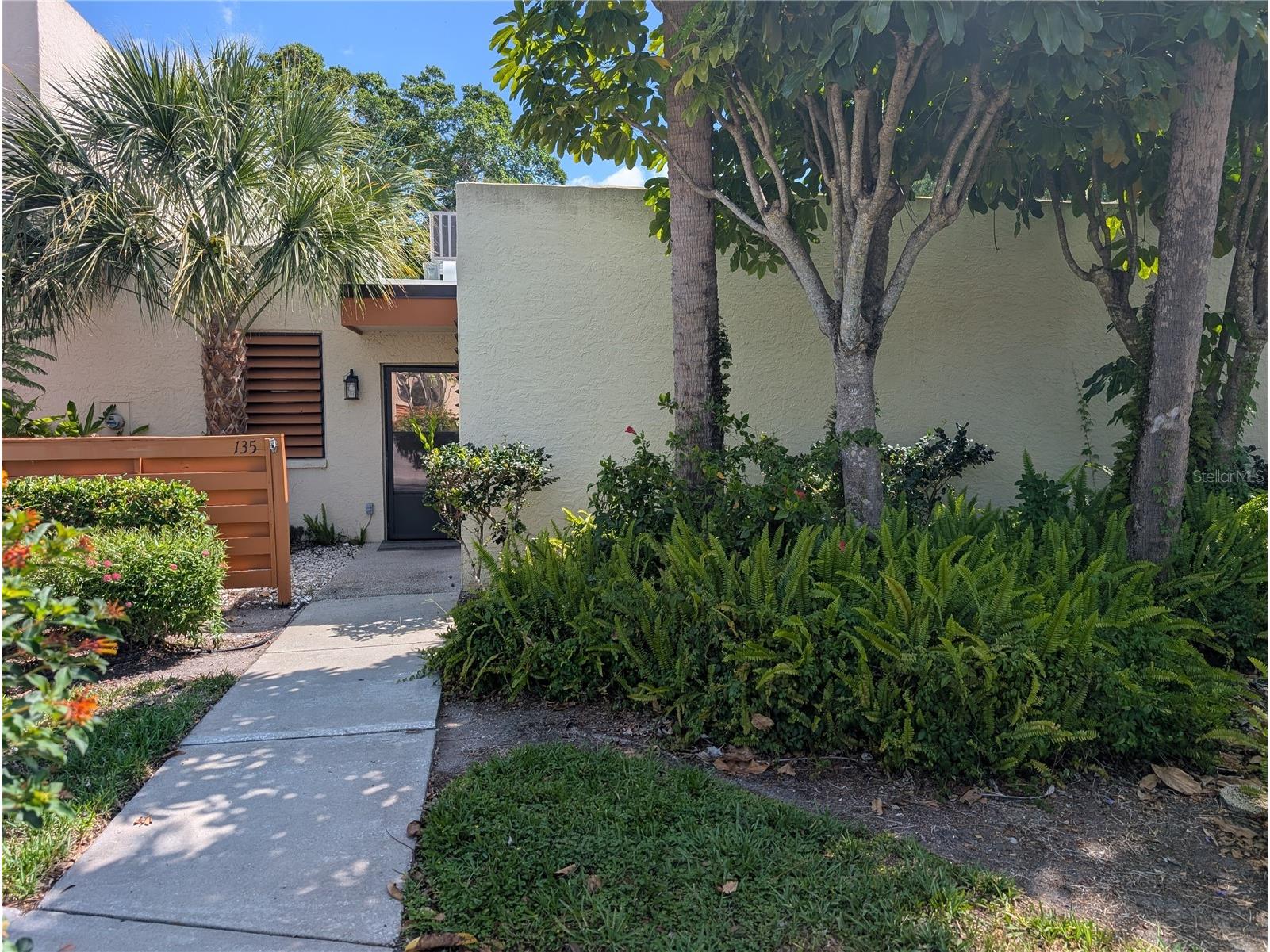 135 Wild Palm Drive Bradenton FL 34210 A4691575 image1