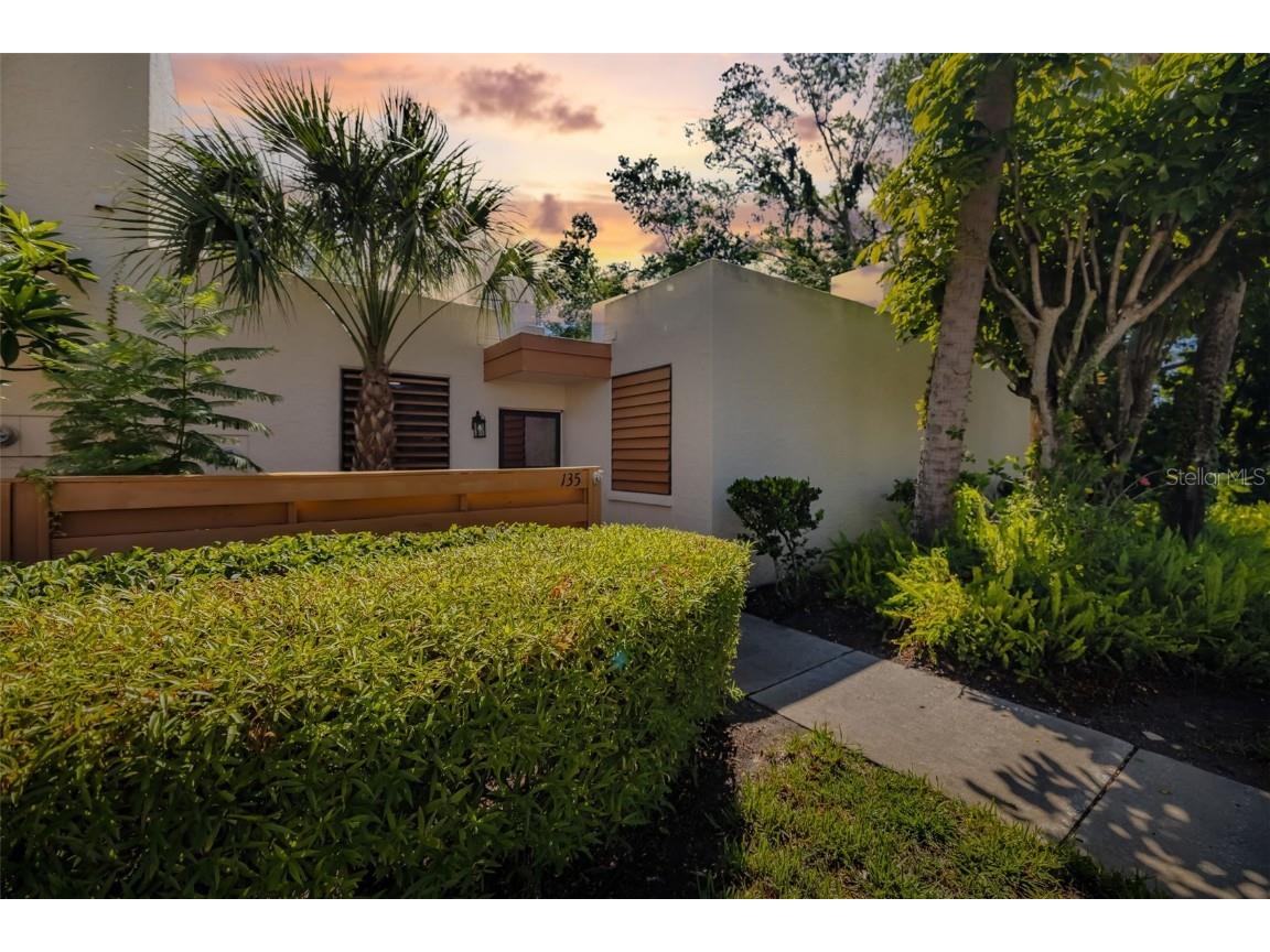 135 Wild Palm Drive Bradenton FL 34210 L4954841 image1