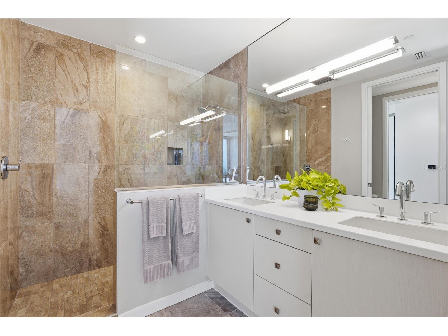 1350 5th Street #402 Sarasota FL 34236 A4691938 image22