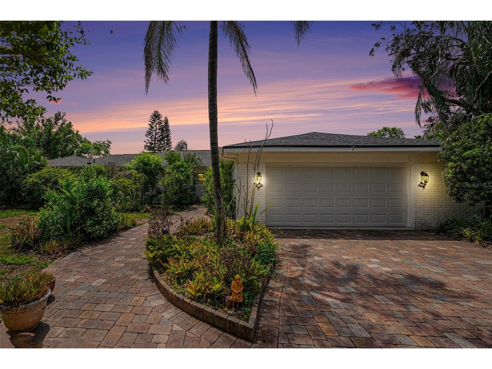 1350 Eckles Drive Tampa FL 33612 - LAKE ECKLES TB8491587 image1