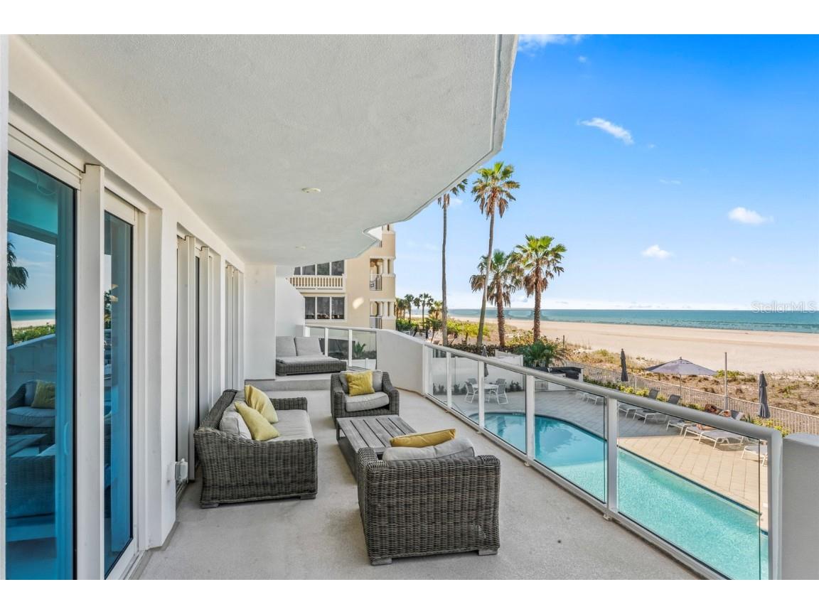 1350 Gulf Boulevard #202 Clearwater FL 33767 TB8356338 image1