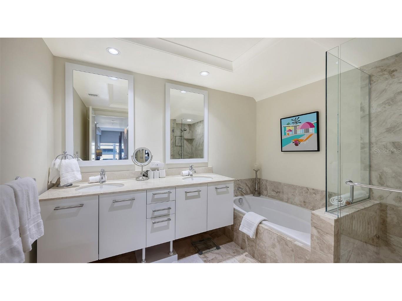 1350 Main Street #1007 Sarasota FL 34236 A4633437 image17