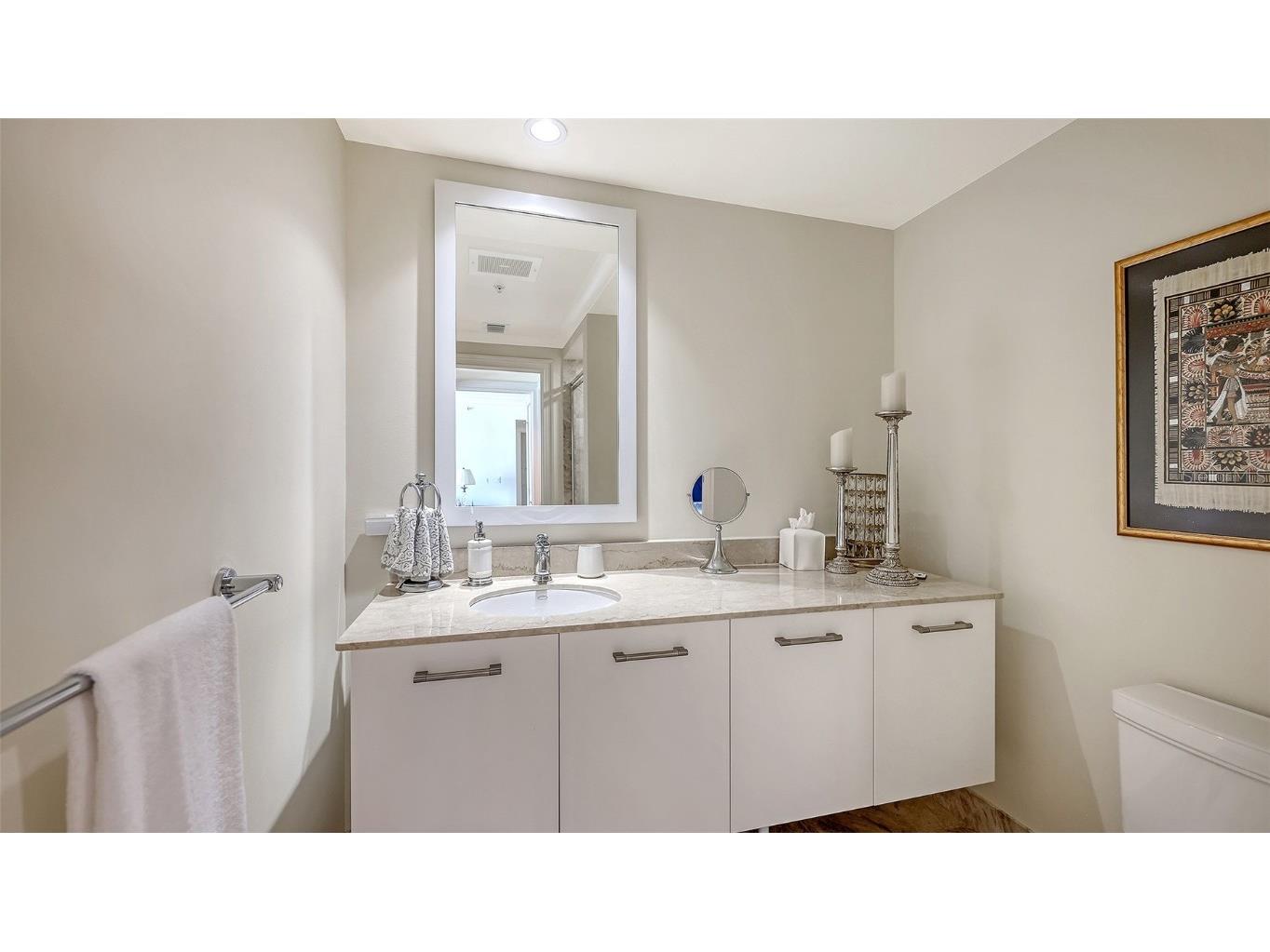 1350 Main Street #1007 Sarasota FL 34236 A4633437 image24