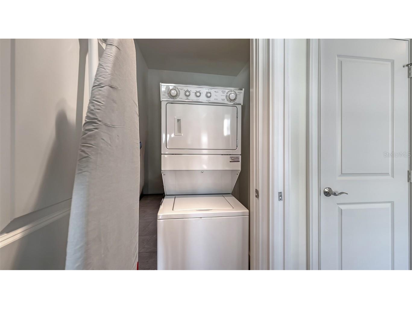 1350 Main Street #1007 Sarasota FL 34236 A4633437 image25