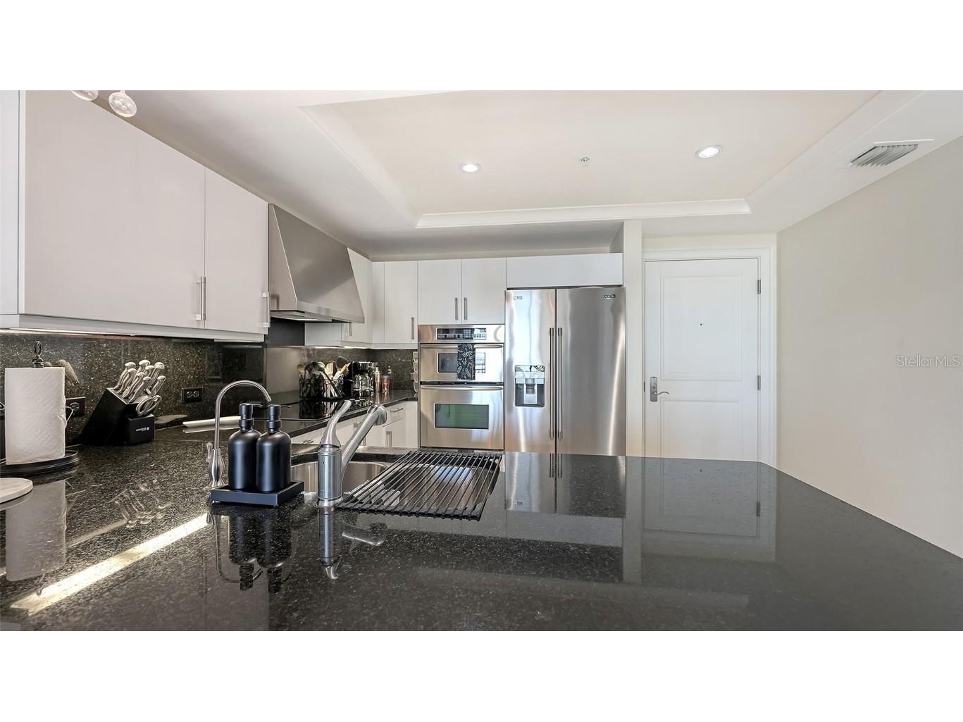 1350 Main Street #1007 Sarasota FL 34236 A4633437 image7