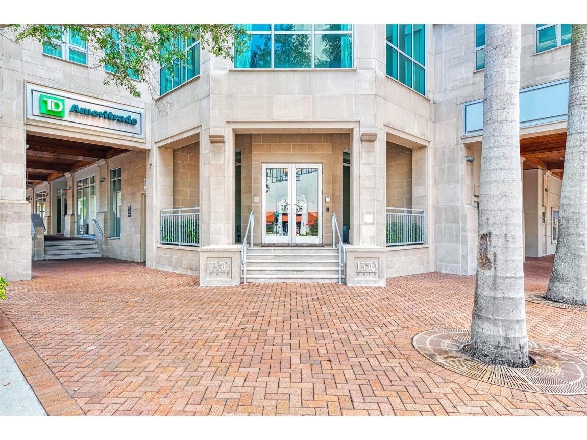 1350 Main Street #1010 Sarasota FL 34236 A4578443 image1