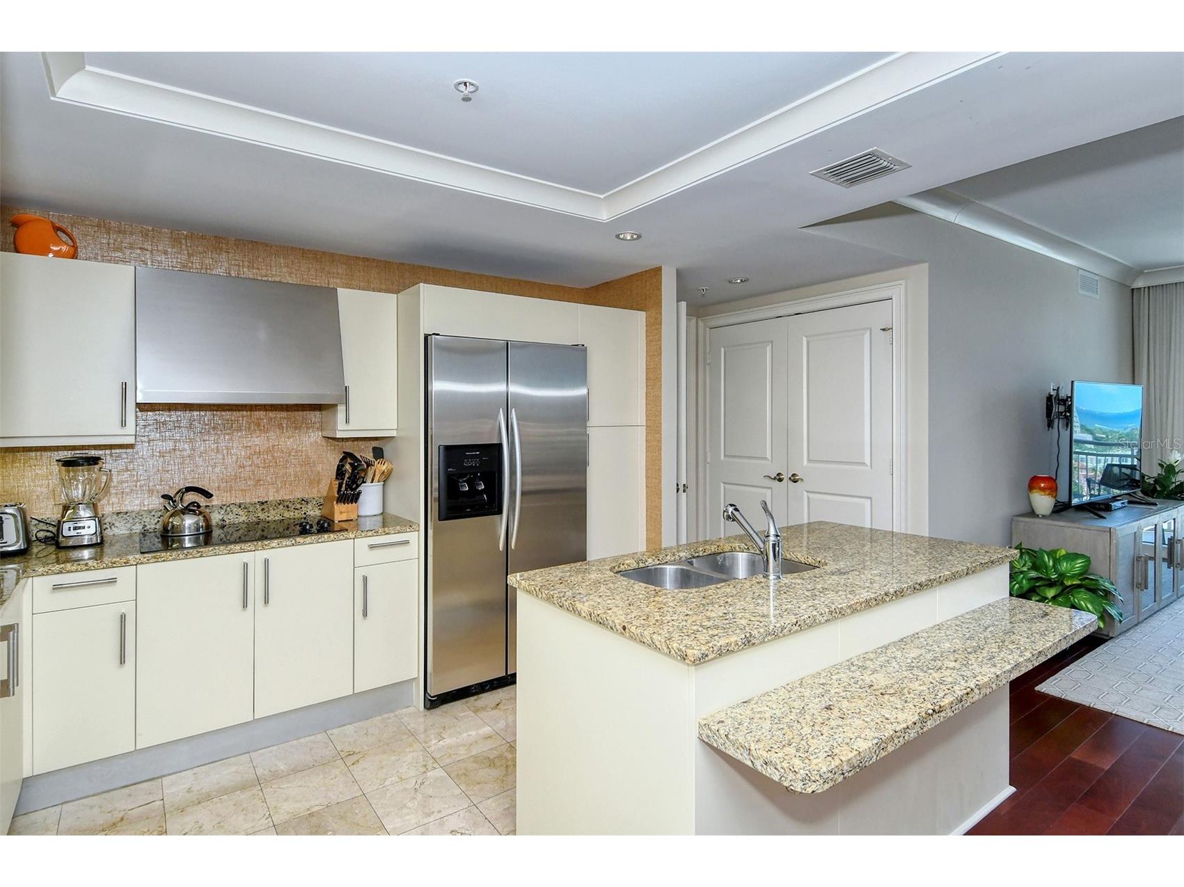 1350 Main Street #1202 Sarasota FL 34236 A4690744 image13