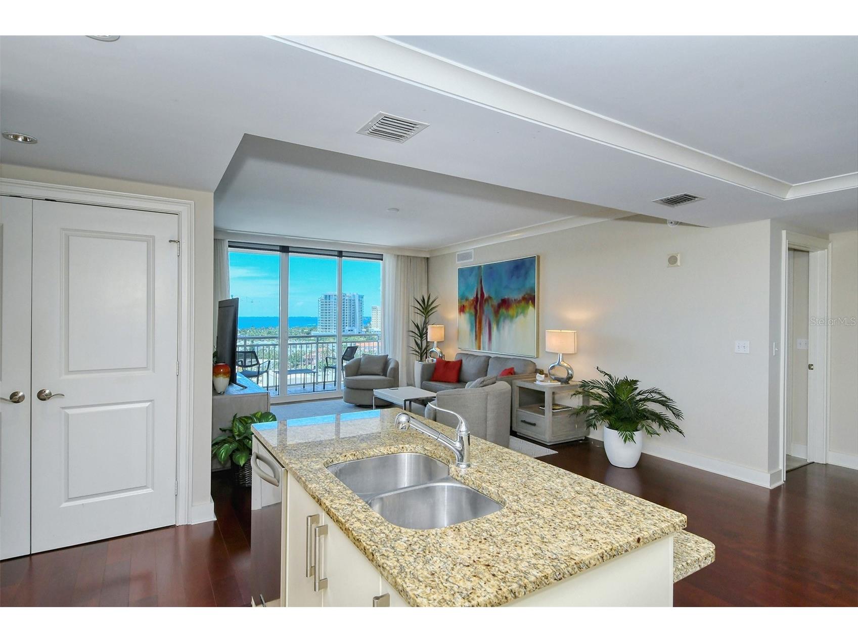 1350 Main Street #1202 Sarasota FL 34236 A4690744 image16