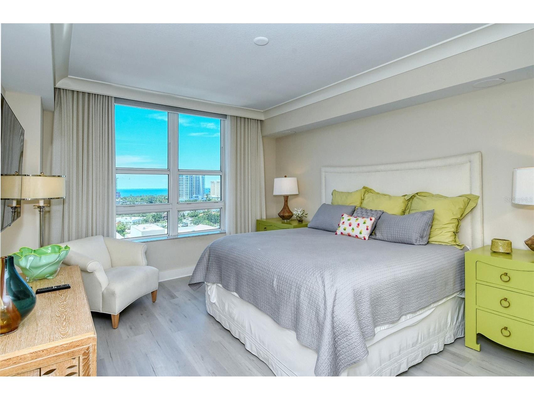 1350 Main Street #1202 Sarasota FL 34236 A4690744 image17