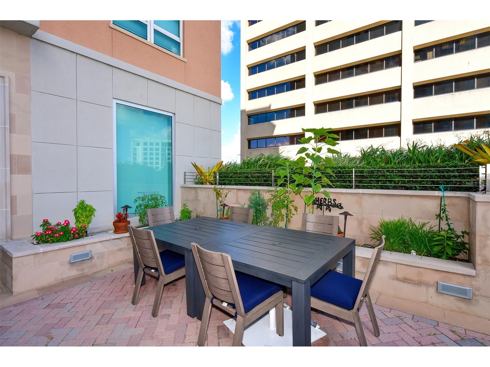 1350 Main Street #1202 Sarasota FL 34236 A4690744 image33