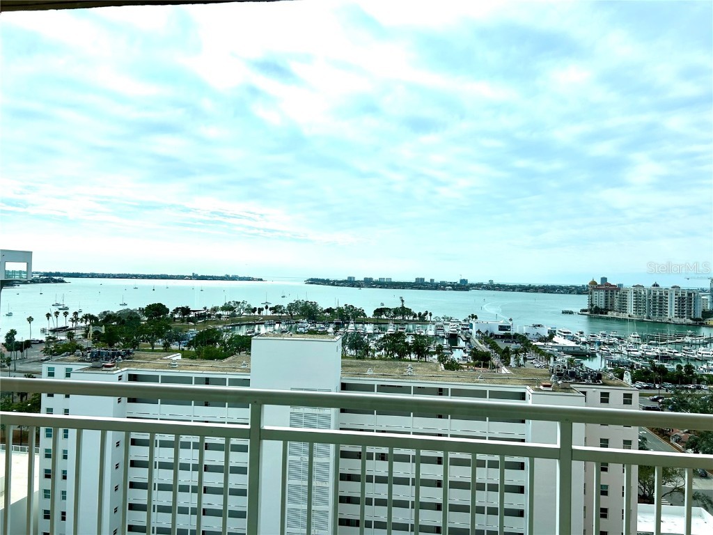1350 Main Street #1210 Sarasota FL 34236 A4642929 image17
