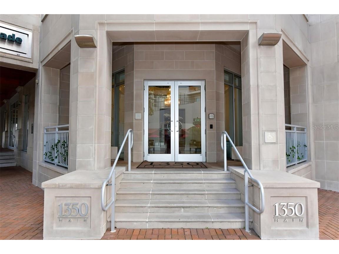 1350 Main Street #1210 Sarasota FL 34236 A4642929 image2