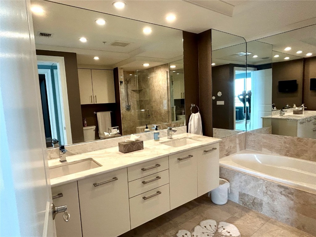 1350 Main Street #1210 Sarasota FL 34236 A4642929 image34