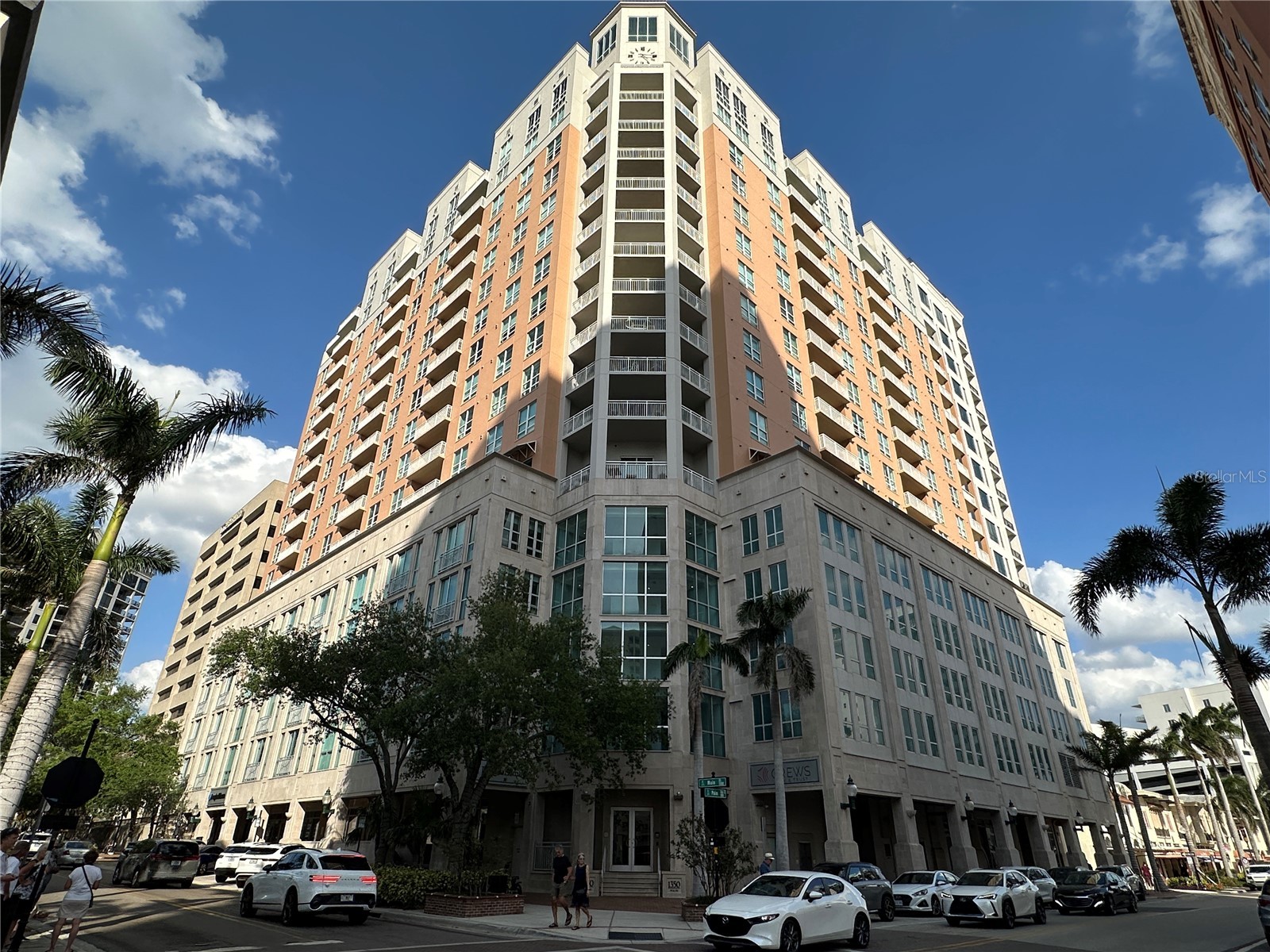 1350 Main Street #1401 Sarasota FL 34236 A4685954 image1