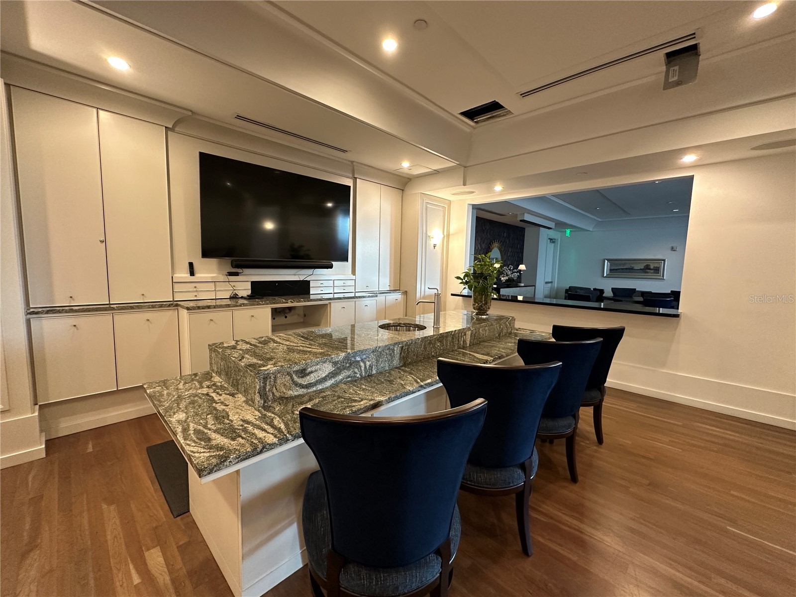 1350 Main Street #1401 Sarasota FL 34236 A4685954 image57