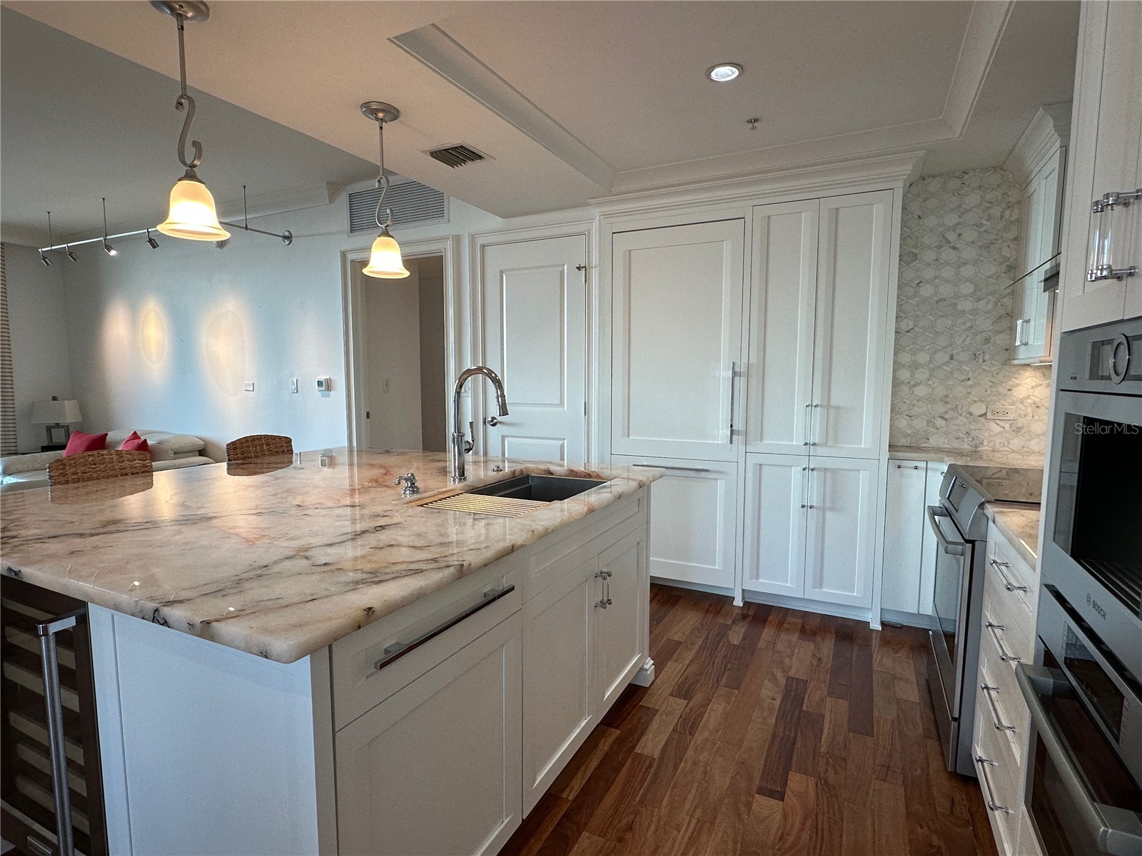1350 Main Street #1401 Sarasota FL 34236 A4685954 image7