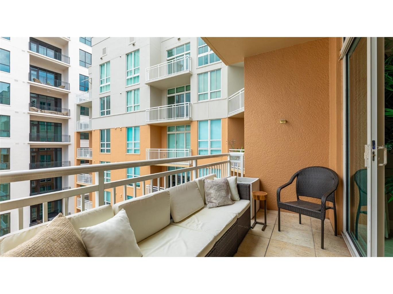 1350 Main Street #1503 Sarasota FL 34236 A4663223 image27