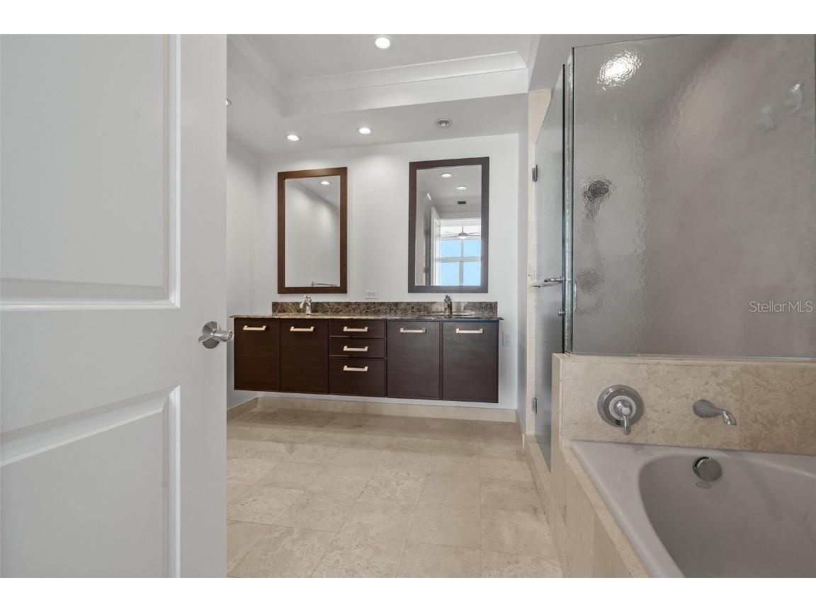 1350 Main Street #1703 Sarasota FL 34236 A4653120 image10