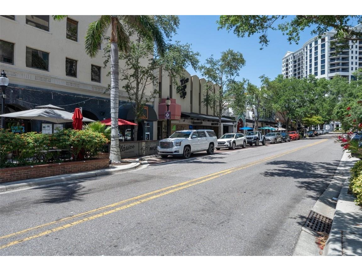 1350 Main Street #1703 Sarasota FL 34236 A4653120 image35
