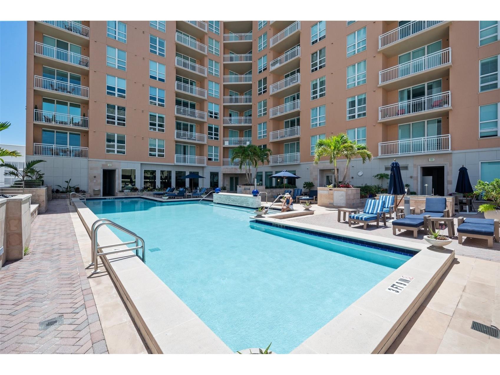 1350 Main Street #1703 Sarasota FL 34236 A4653120 image47