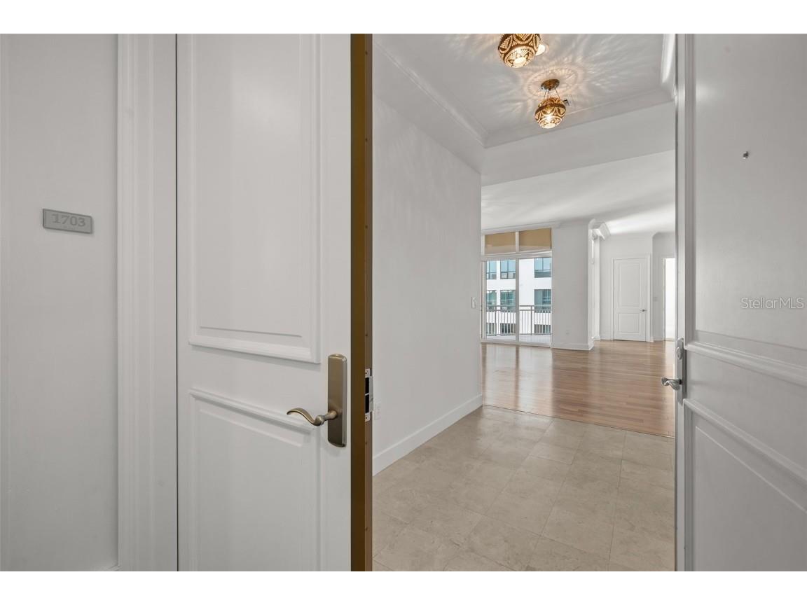 1350 Main Street #1703 Sarasota FL 34236 A4653120 image5