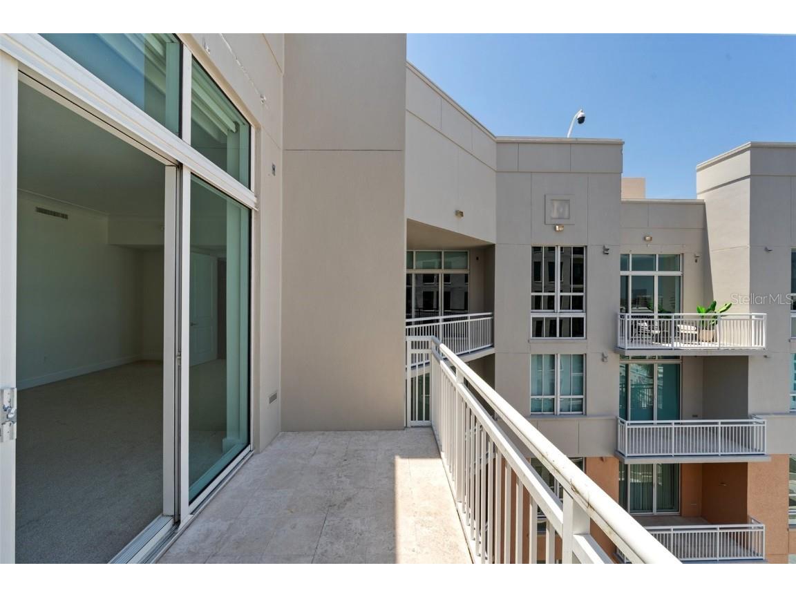 1350 Main Street #1703 Sarasota FL 34236 A4653120 image8
