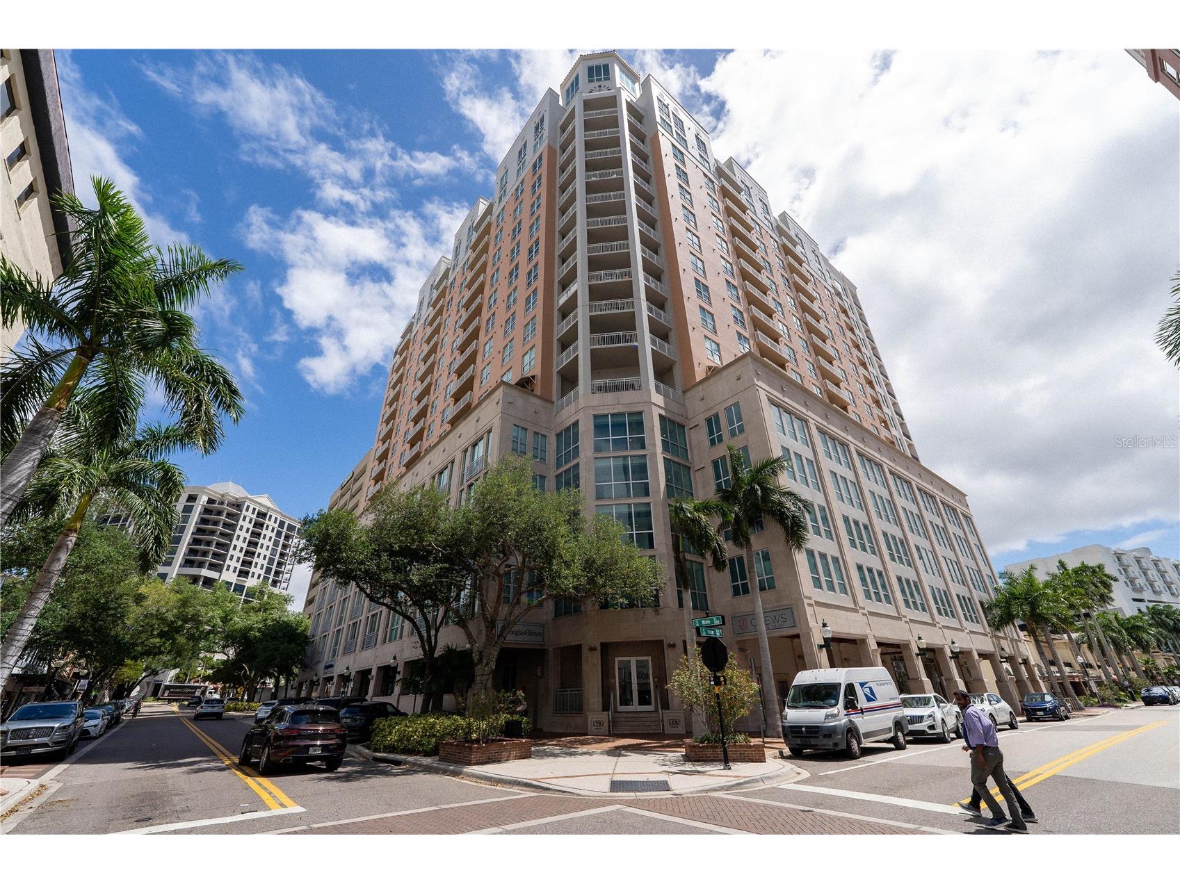 1350 Main Street #200 Sarasota FL 34236 A4700976 image1
