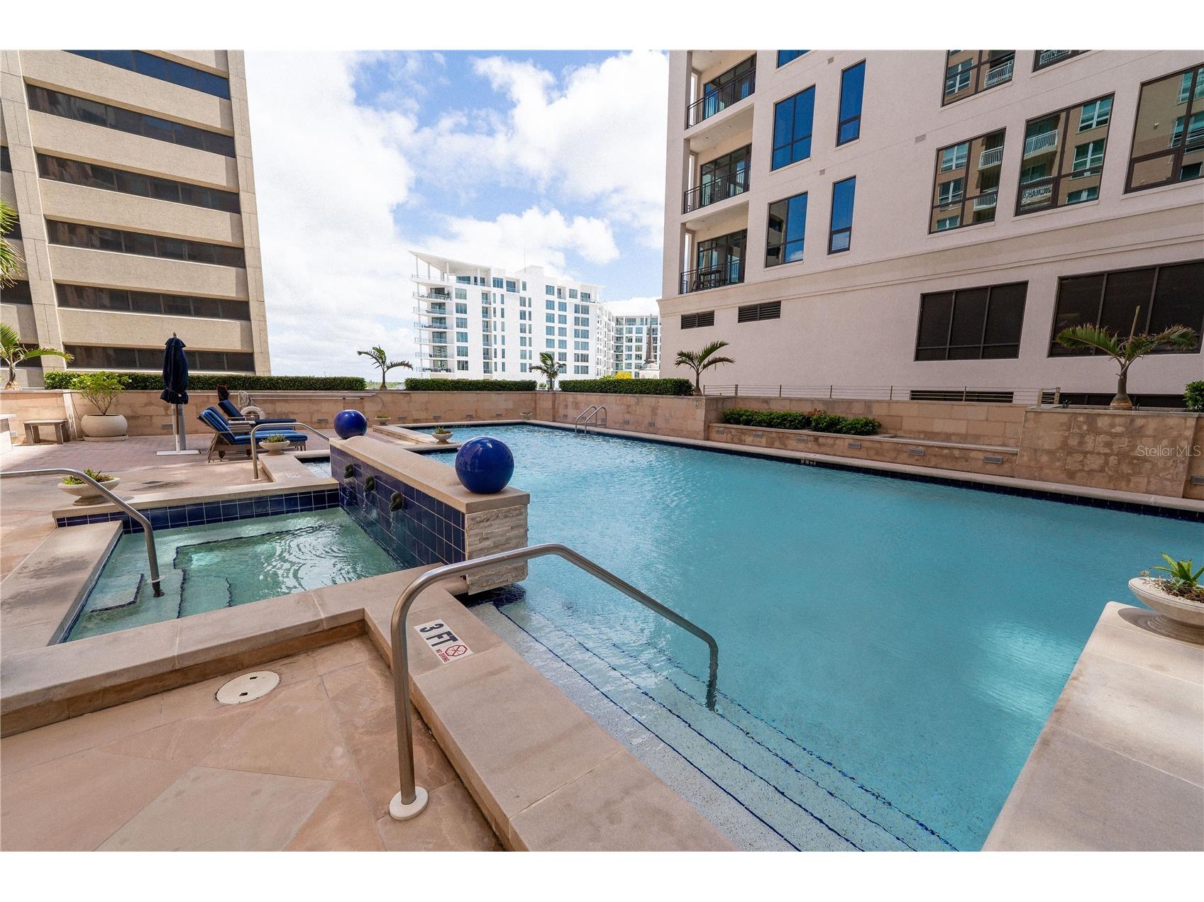 1350 Main Street #200 Sarasota FL 34236 A4700976 image2