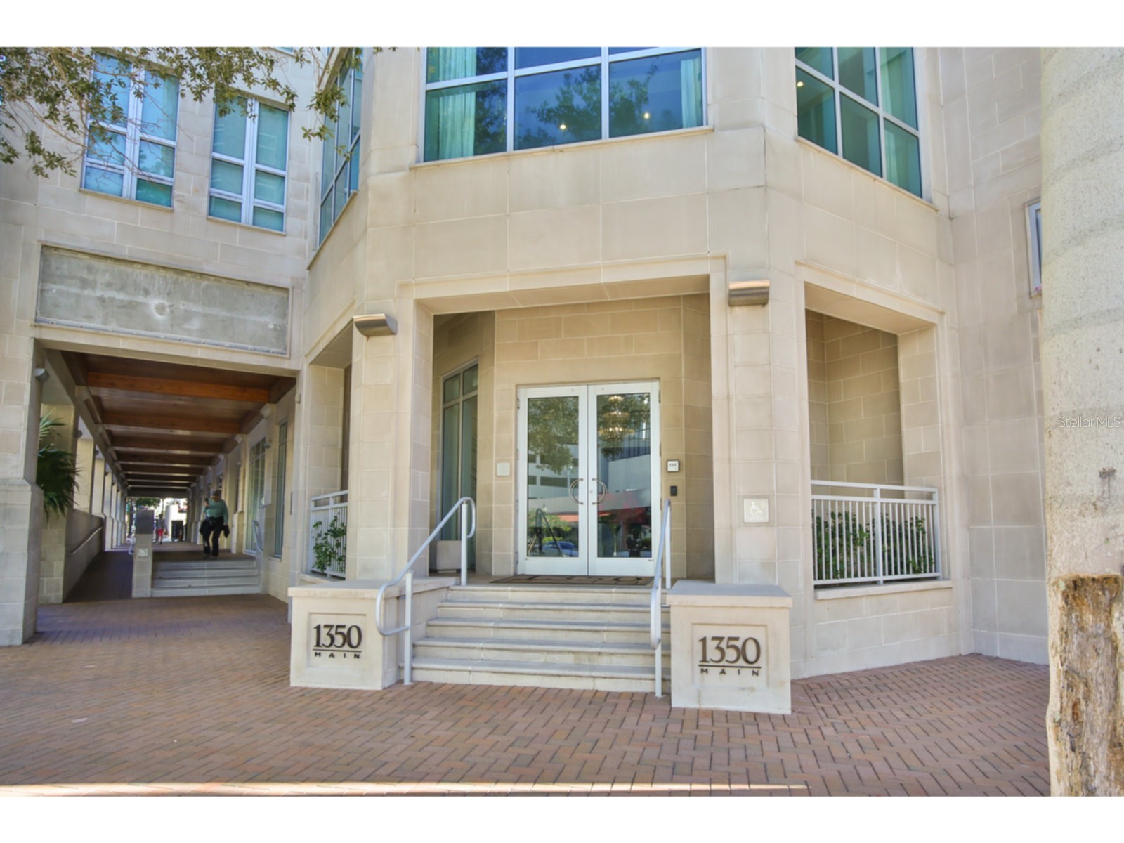 1350 Main Street #204 Sarasota FL 34236 A4687940 image2