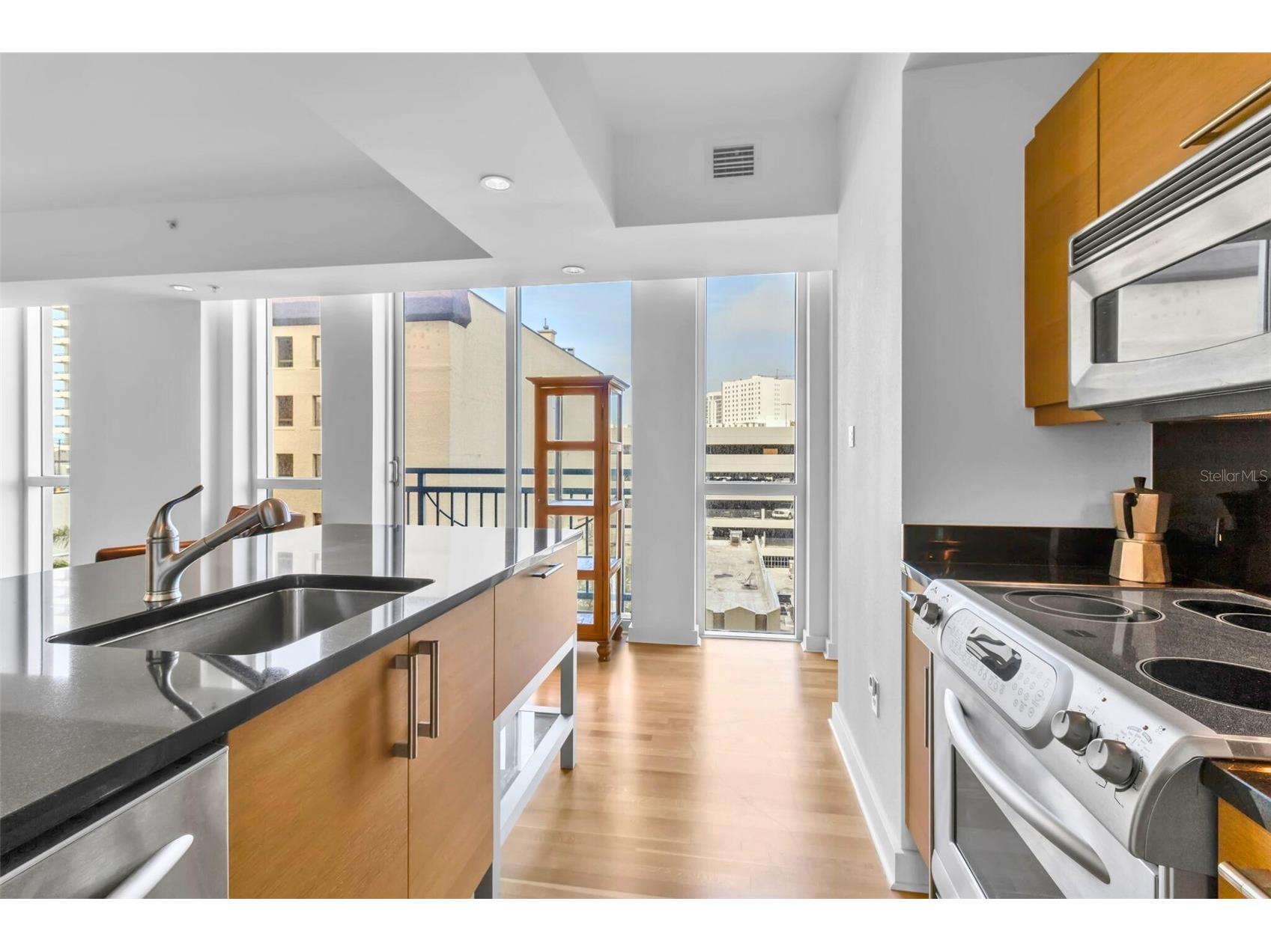 1350 Main Street #502 Sarasota FL 34236 A4684303 image6